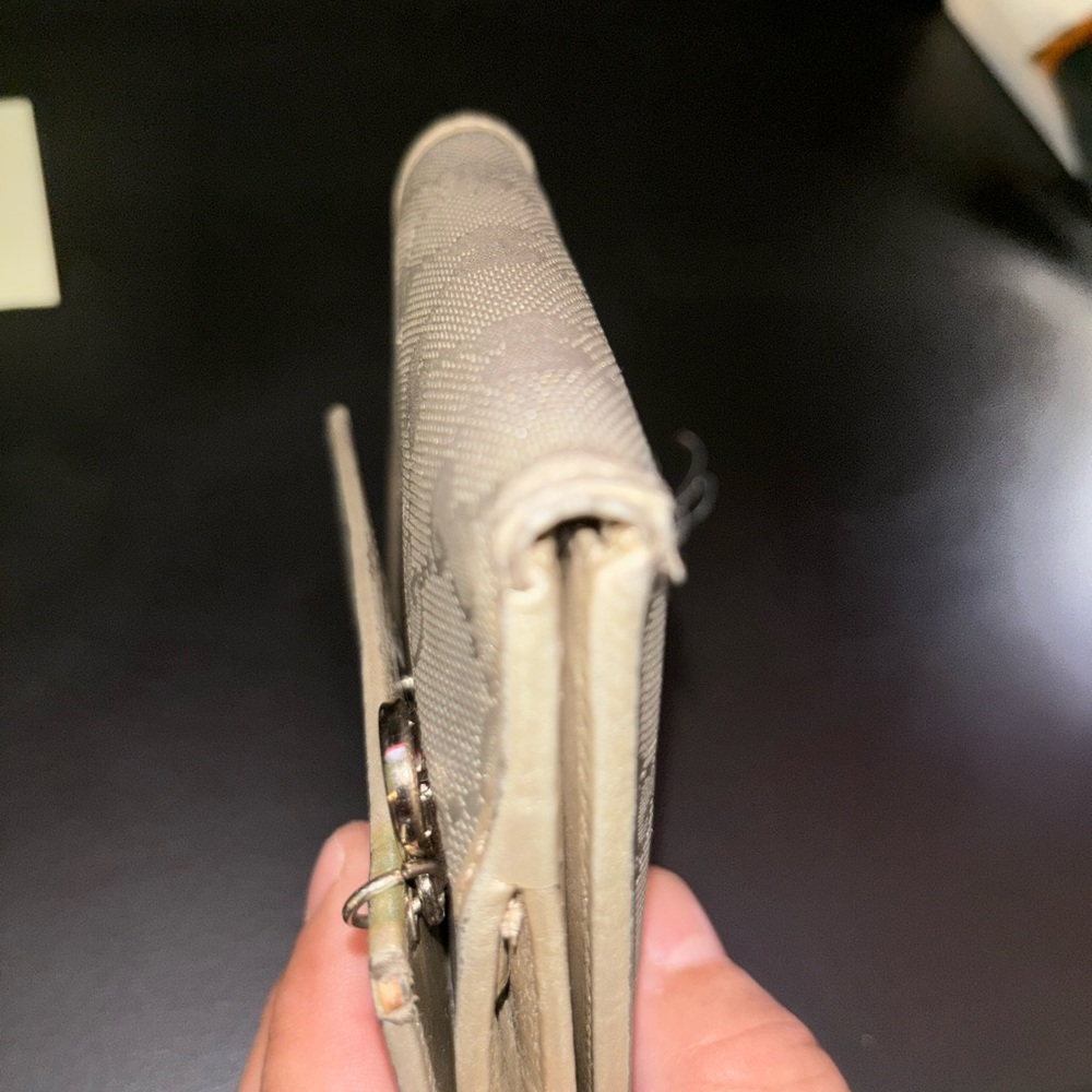 Gucci Silver Patterned Wallet - image 6